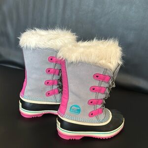 Girl’s used Sorel snow boots. Size 3.